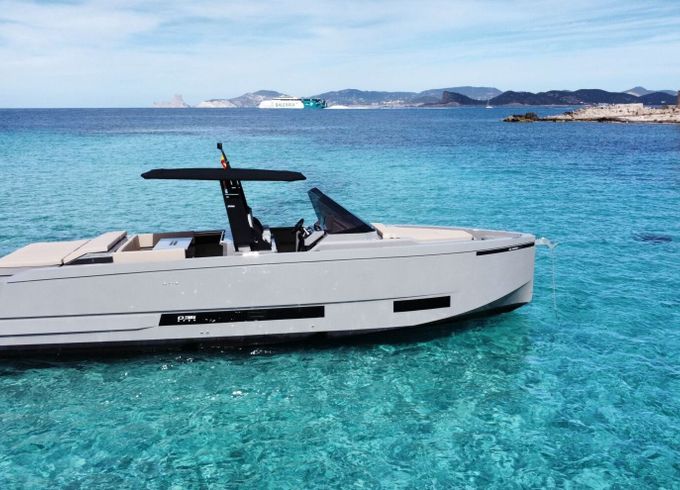 Motorboat De Antonio D36 Open 610hp