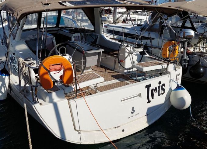 Sailboat Beneteau Oceanis 41.1 12m
