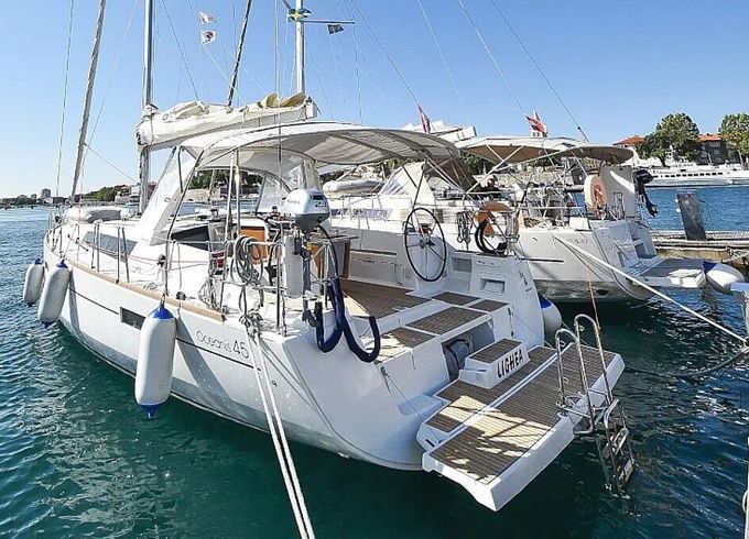 Sailboat Beneteau Oceanis 45 13.5m
