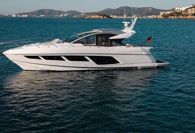 Motor yacht Sunseeker Predator 57 1550hp