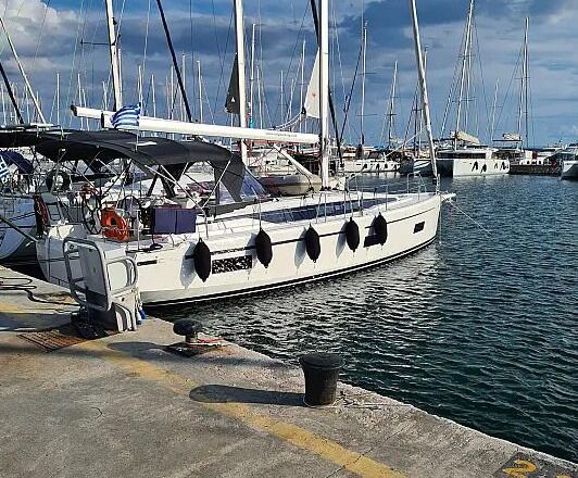 Sailboat Bavaria C42 12.81m