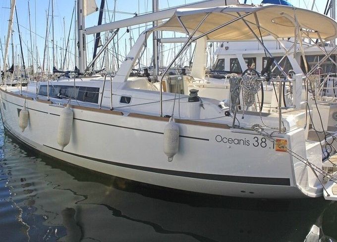 Sailboat Beneteau Oceanis 38.1 11.5m