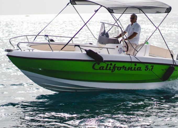 Boat without licence  San Francisco California 5.7 40hp