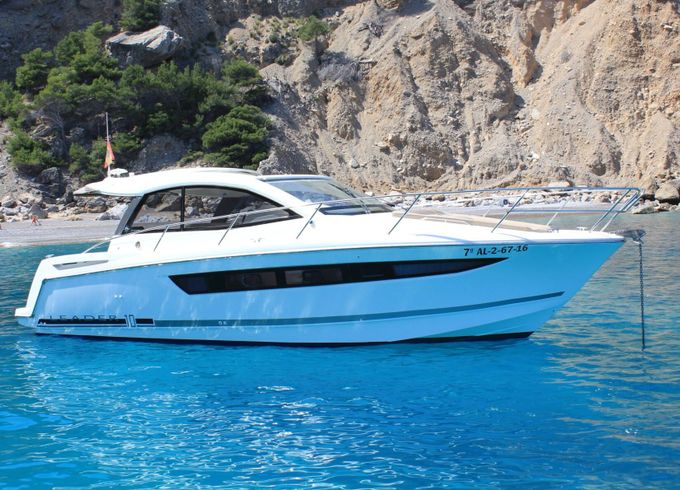 Motorboat Jeanneau Leader 10 520hp