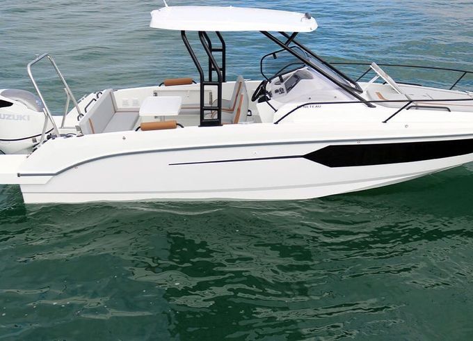 Motorboat Beneteau Flyer 8 300hp