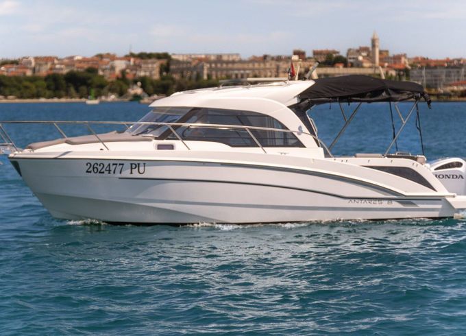 Motorboat Beneteau Antares 8 200hp