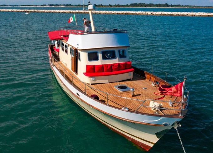 Motor yacht Navetta Classic Trowler 540hp