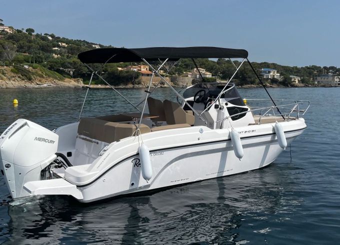 Motorboat Ranieri NEXT 240 SH 225hp