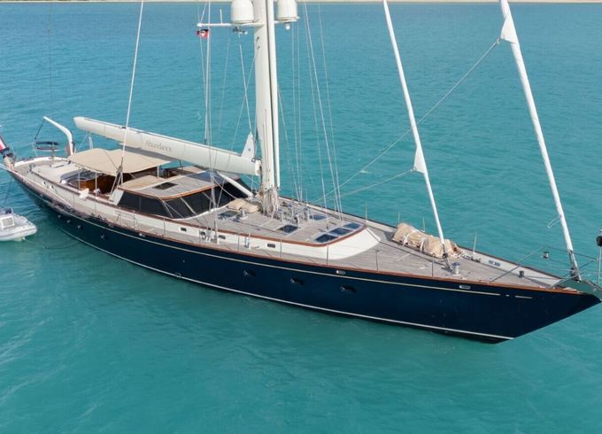 Sailing yacht Alloy Yachts Custom 31.9m
