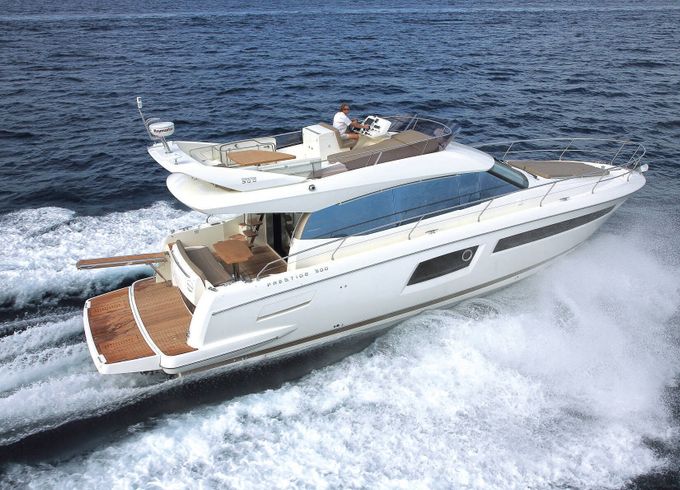 Motorboat Jeanneau Prestige 500 Fly 435hp