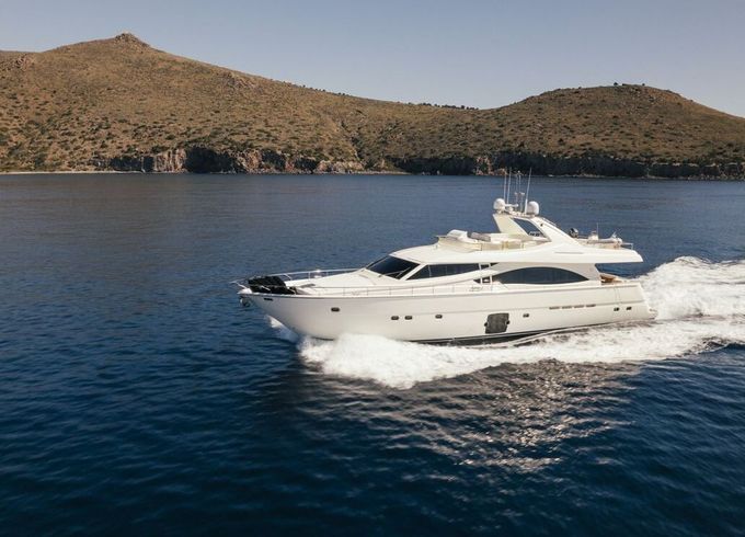 Motor yacht Ferretti 830 4000hp
