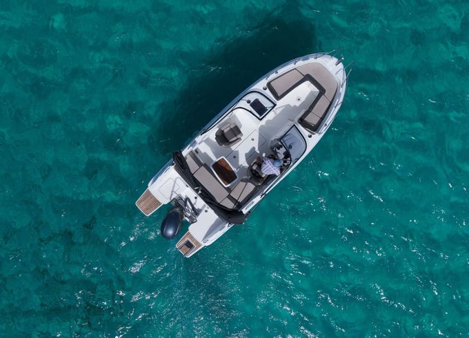 Motorboat Jeanneau CAP CAMARAT 6.5 BR 150hp