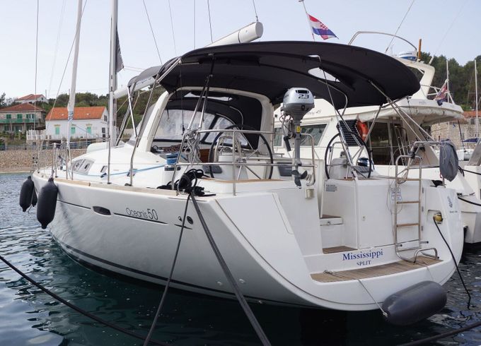 Sailboat Beneteau Oceanis 50 Family 15.42m