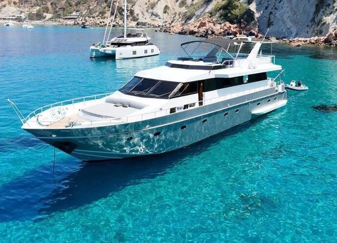 Motor yacht Canados 88 2200hp