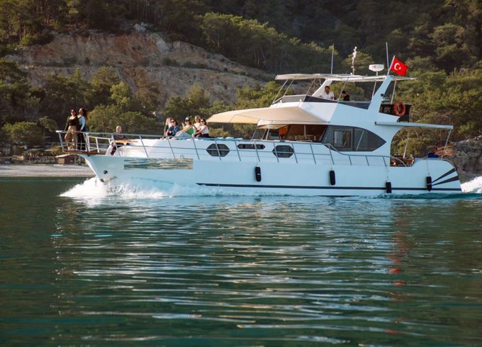 Motor yacht Costume 2015 560hp