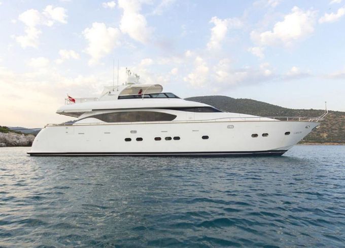 Motor yacht custom-made 2006