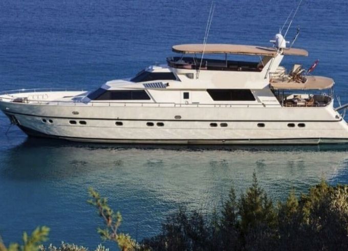 Motorboat Cantieri By Zar 2400hp