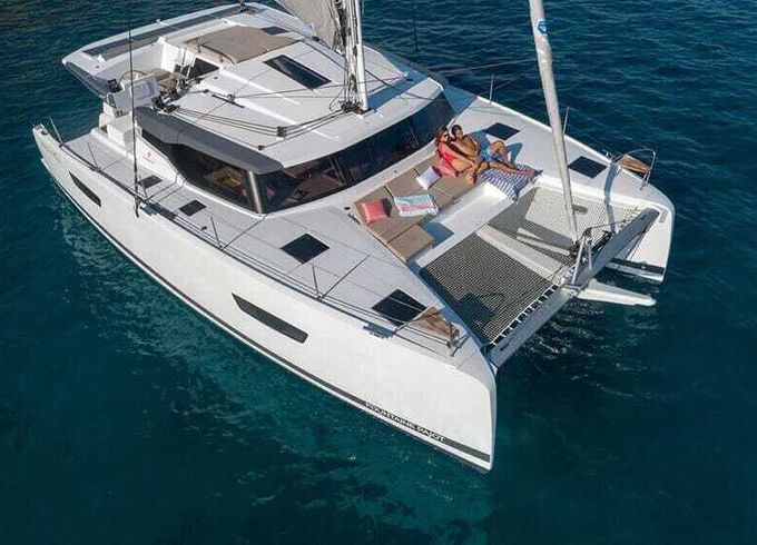 Catamaran Fountaine Pajot Astrea 42 12.58m
