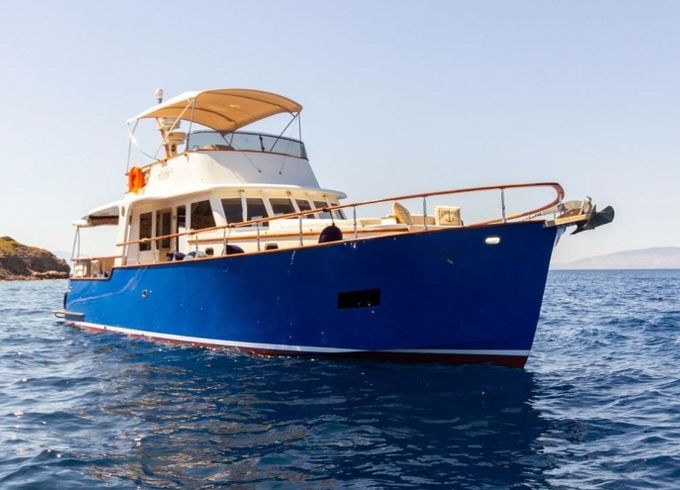 Motorboat Trawler Classic Cruiser 55 680hp