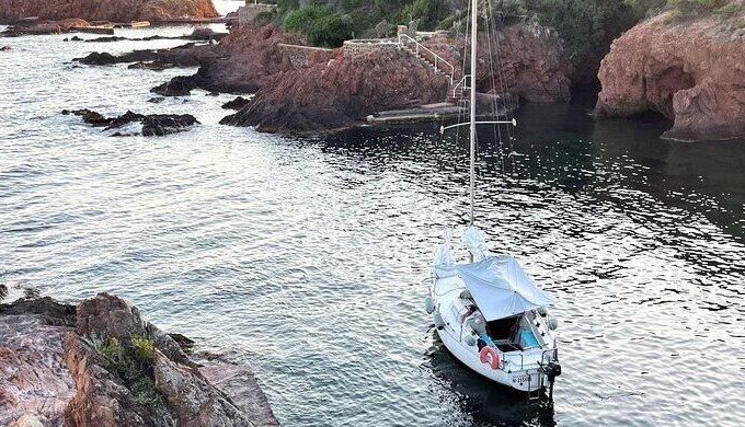 Sailboat Jeanneau Sangria 8m
