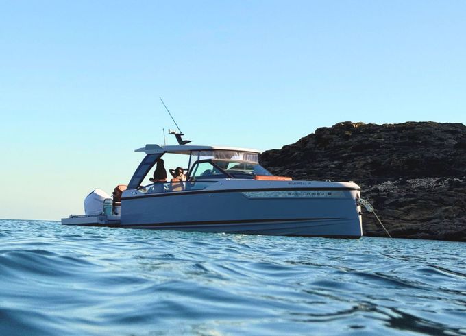 Motorboat SAXDOR 320GTO 450hp