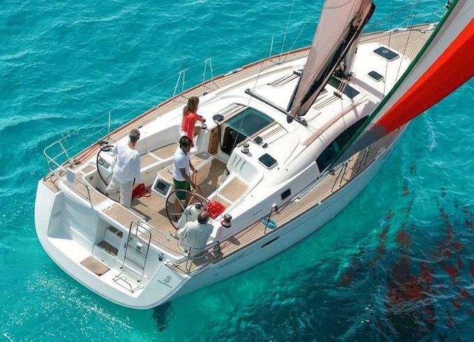 Sailboat Beneteau Oceanis 430 13.7m