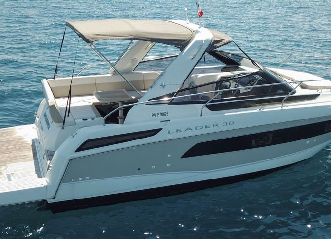 Motorboat Jeanneau Leader 30 300hp