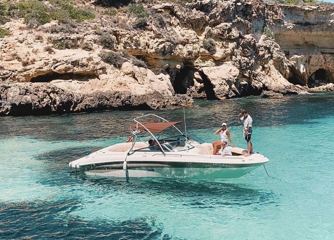 Motorboat Sea Ray 260 320hp