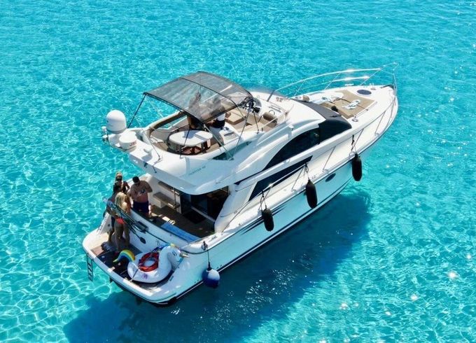 Motor yacht The Great Fairline Phantom 43 Fly Bridge 900hp