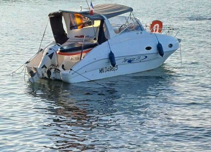Motorboat Aquabat sport cruiser 24 250hp