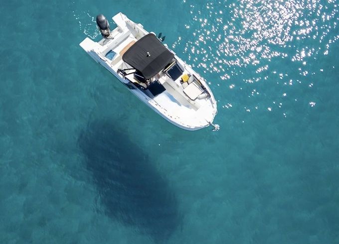 Motorboat Beneteau 7.7 Sportdeck 300hp