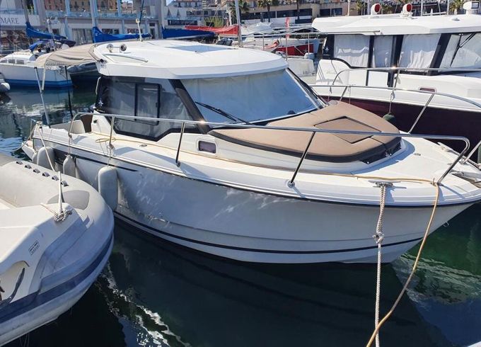 Motorboat Jeanneau Merry Fisher 7.95 150hp