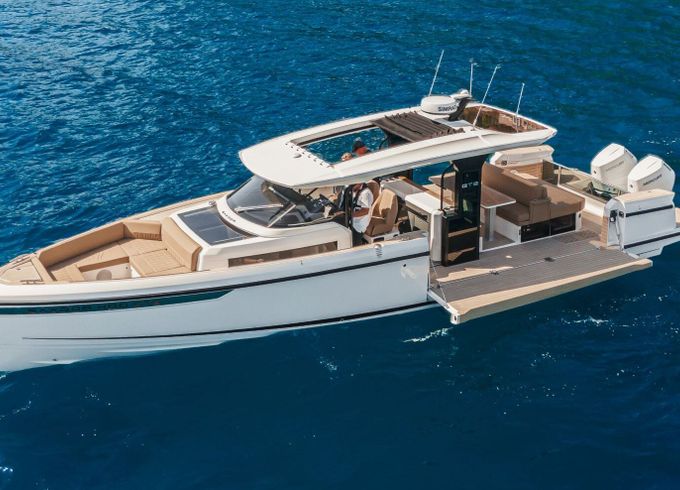 Motorboat SAXDOR 400 GTS 850hp