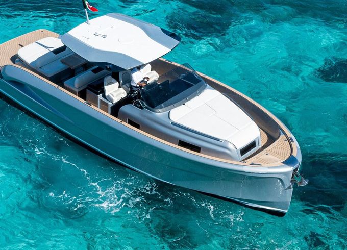 Motor yacht Solaris Open 40 740hp