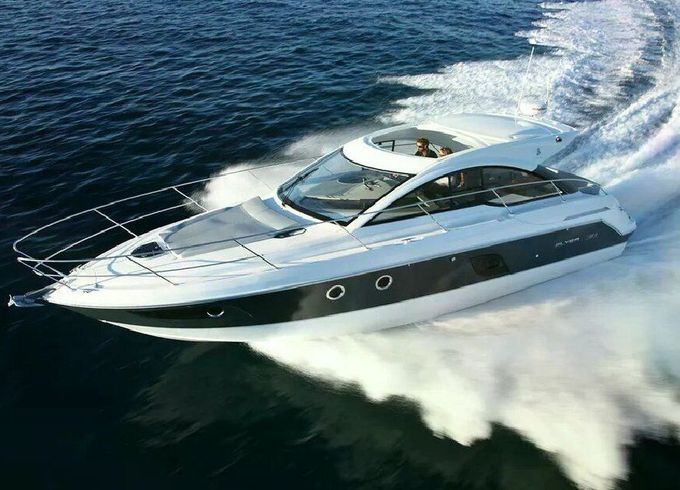 Motor yacht Bénéteau Gran Turismo 38 470hp