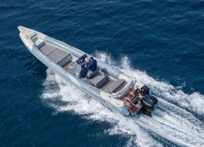 Motorboat Marvel 960 300hp