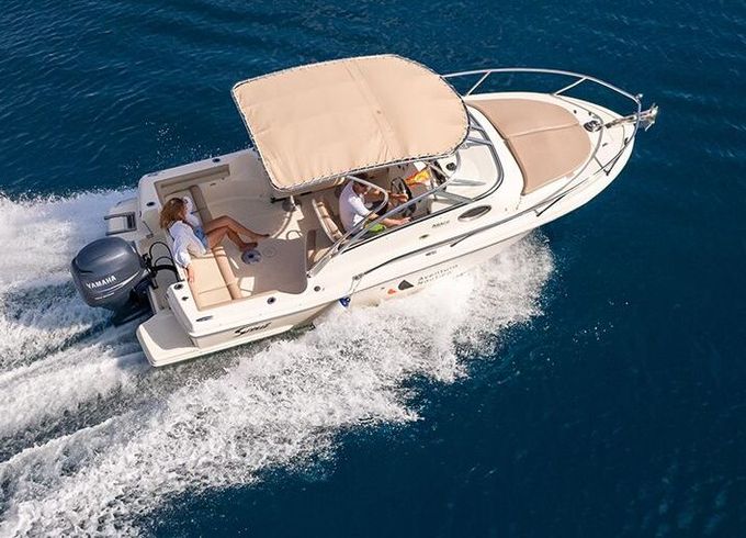 Motorboat Scout 225 ABACO 150hp