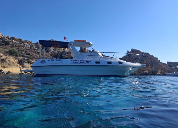 Motorboat Private Boat charters