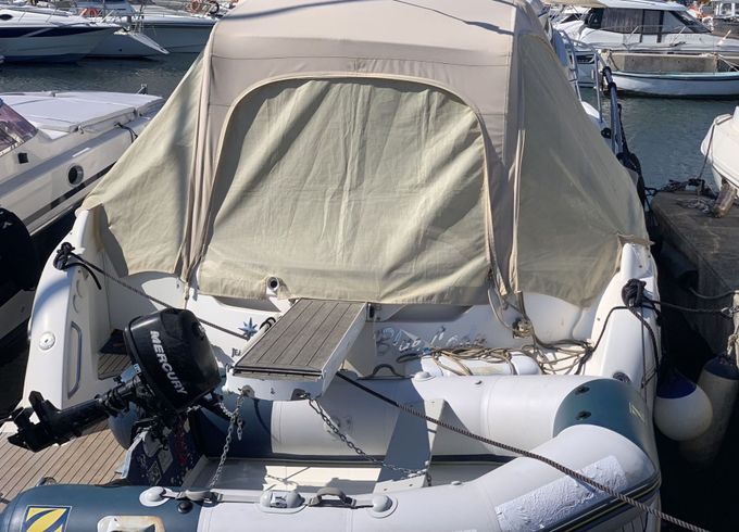 Motorboat Prestige 34 520hp