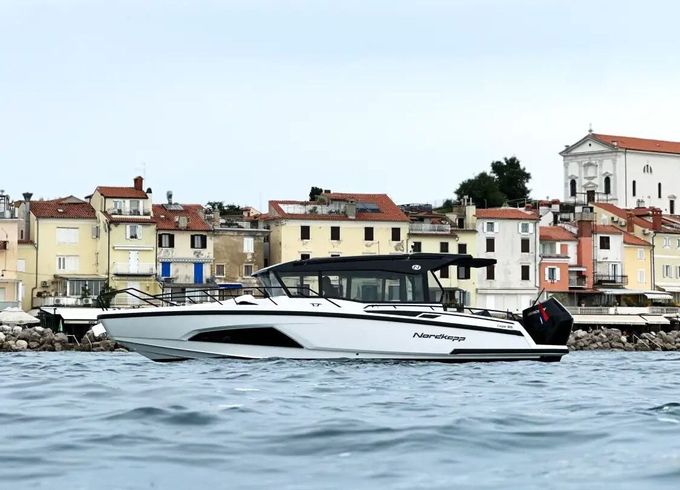 Motorboat Nordkapp Coupe 905 350hp