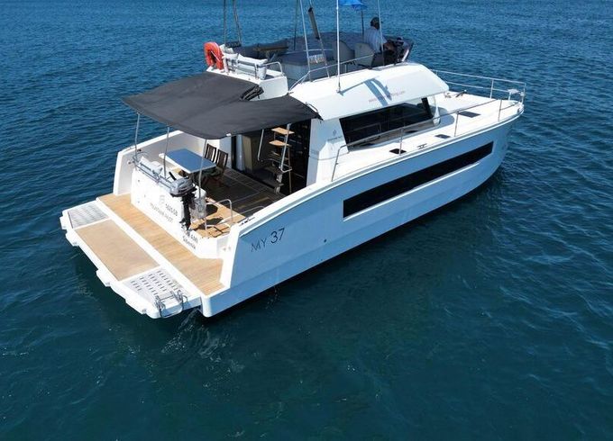 Motorboat Fountaine Pajot My 37 440hp