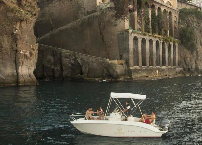 Motorboat Charter Bermuda 150hp