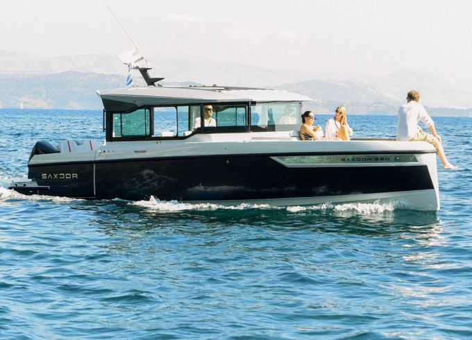 Motorboat LUXURY  DAY CRUISES / HOLIDAY PACKAGES - SAXDOR 320 GTC 600hp