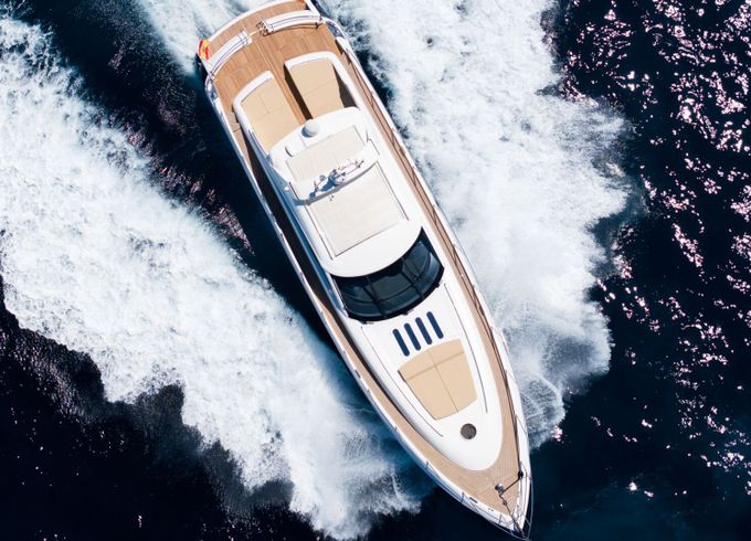Motor yacht Princess V65