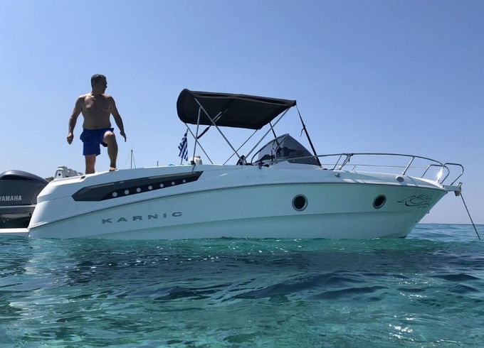 Motorboat Karnic SL 702