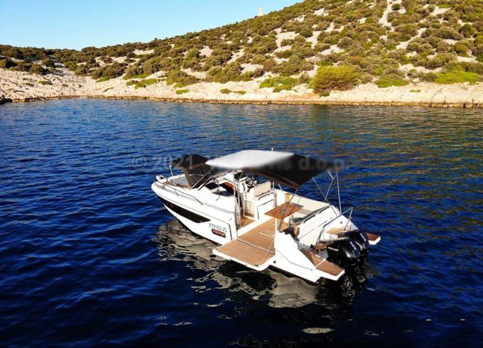 Motorboat Beneteau Flyer 9 sundeck 400hp