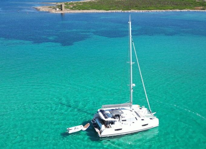 Catamaran Fountaine Pajot Astréa 42 12.6m