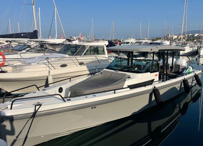 Motorboat Axopar 37 700hp