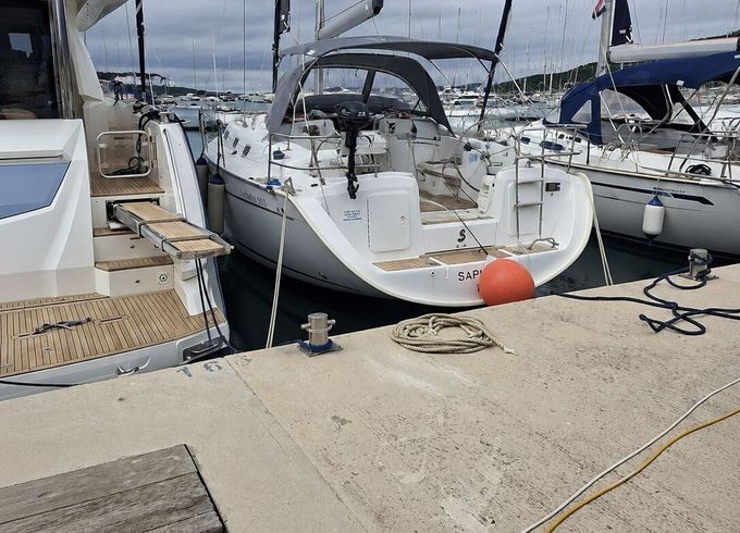 Sailboat Beneteau Cyclades 50.5 15.24m