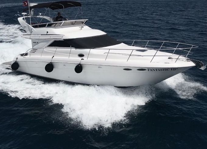 Motor yacht Sea Ray 400 Seda Bridge 700hp